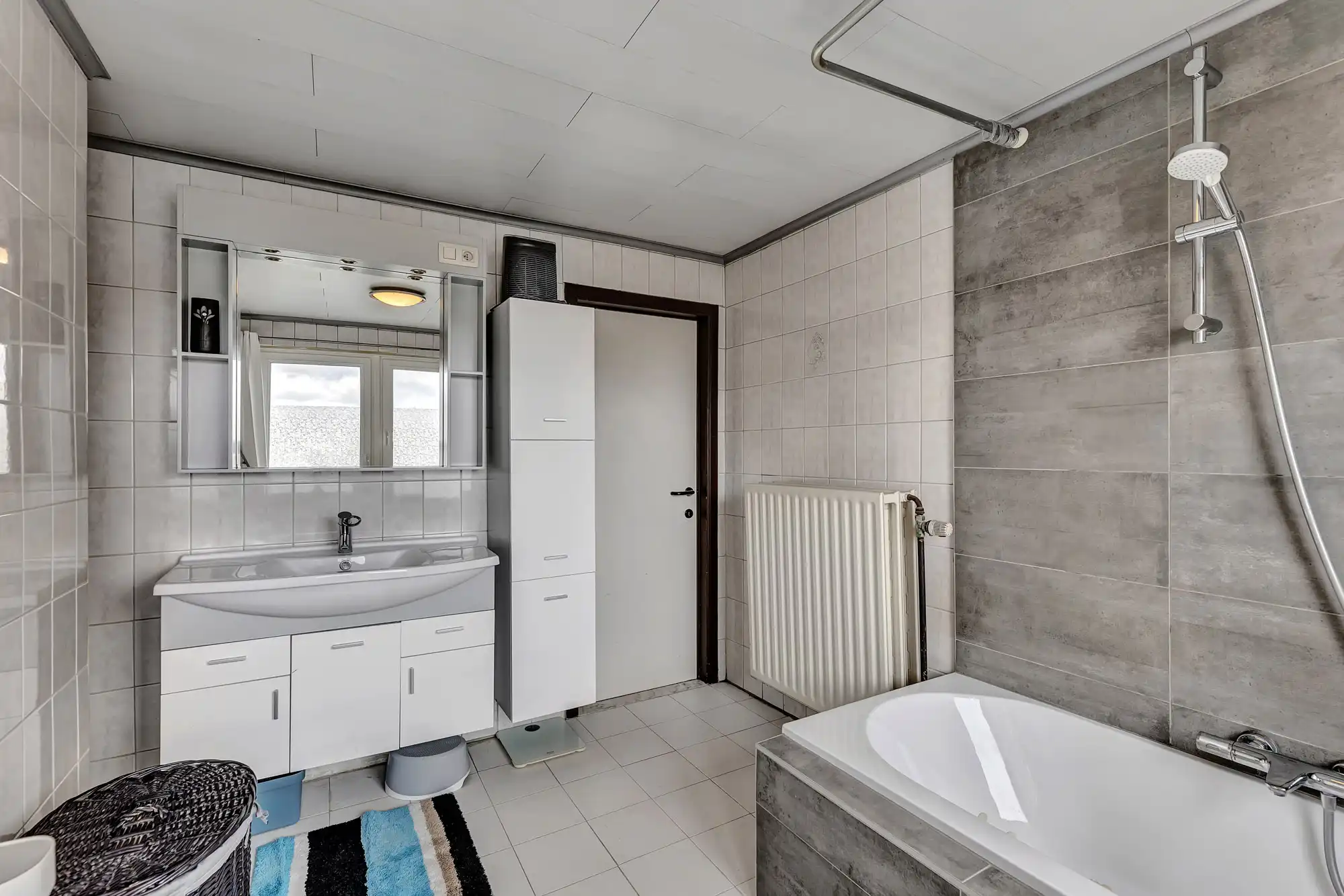 Gezellige gezinswoning met veranda, tuin en garage te koop foto 17