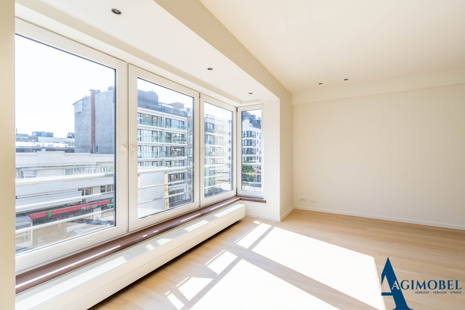 Een lichtrijk appartement gelegen in het centrum van Knokke op wandelafstand van de Zeedijk foto 9
