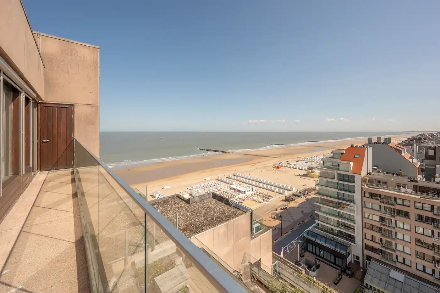 Uitzonderlijke penthouse gelegen op de Zeedijk aan het Van Bunnenplein met panoramische zichten foto 10