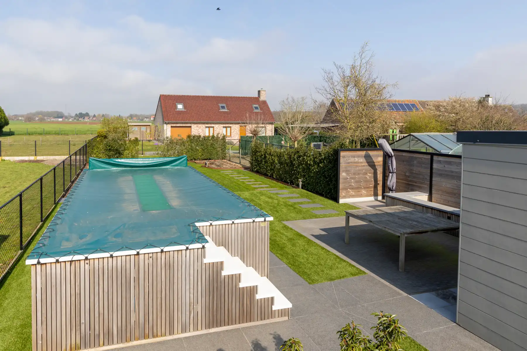 Ruime halfopen bebouwing met grote tuin en zwembad in rustige straat te Lievegem (Waarschoot) foto 23