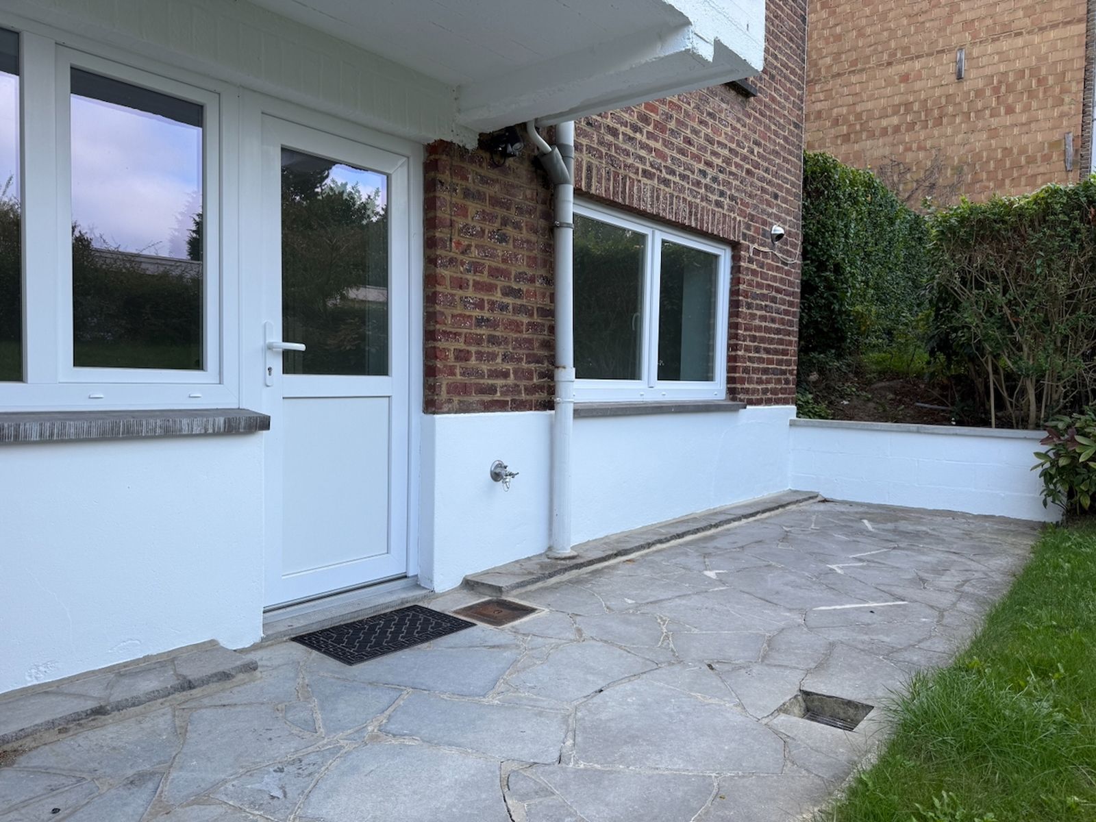 Gerenoveerde studio met parking foto 1