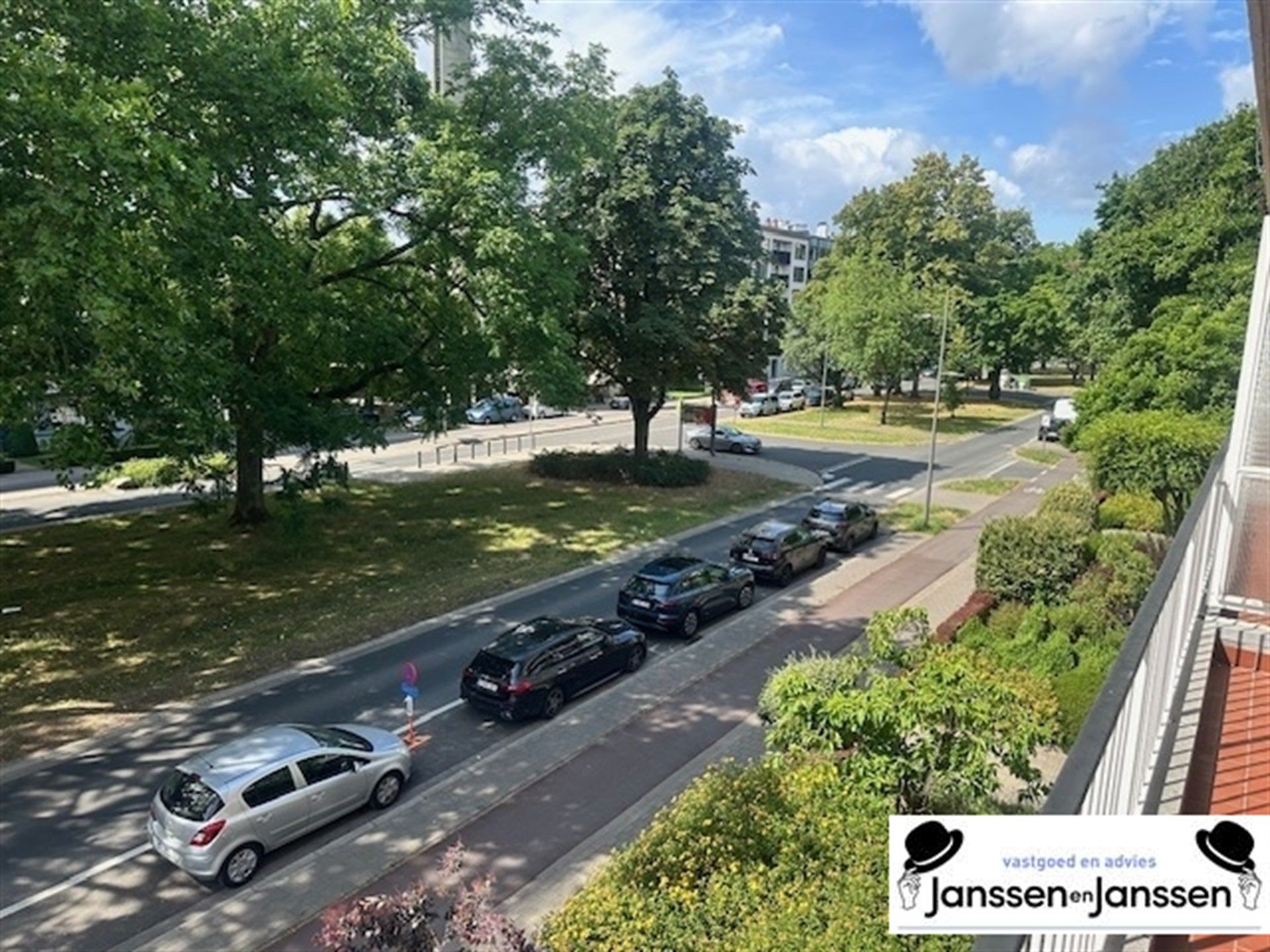 prachtig appartement in Wilrijk, een verborgen parel in de stad! foto 9