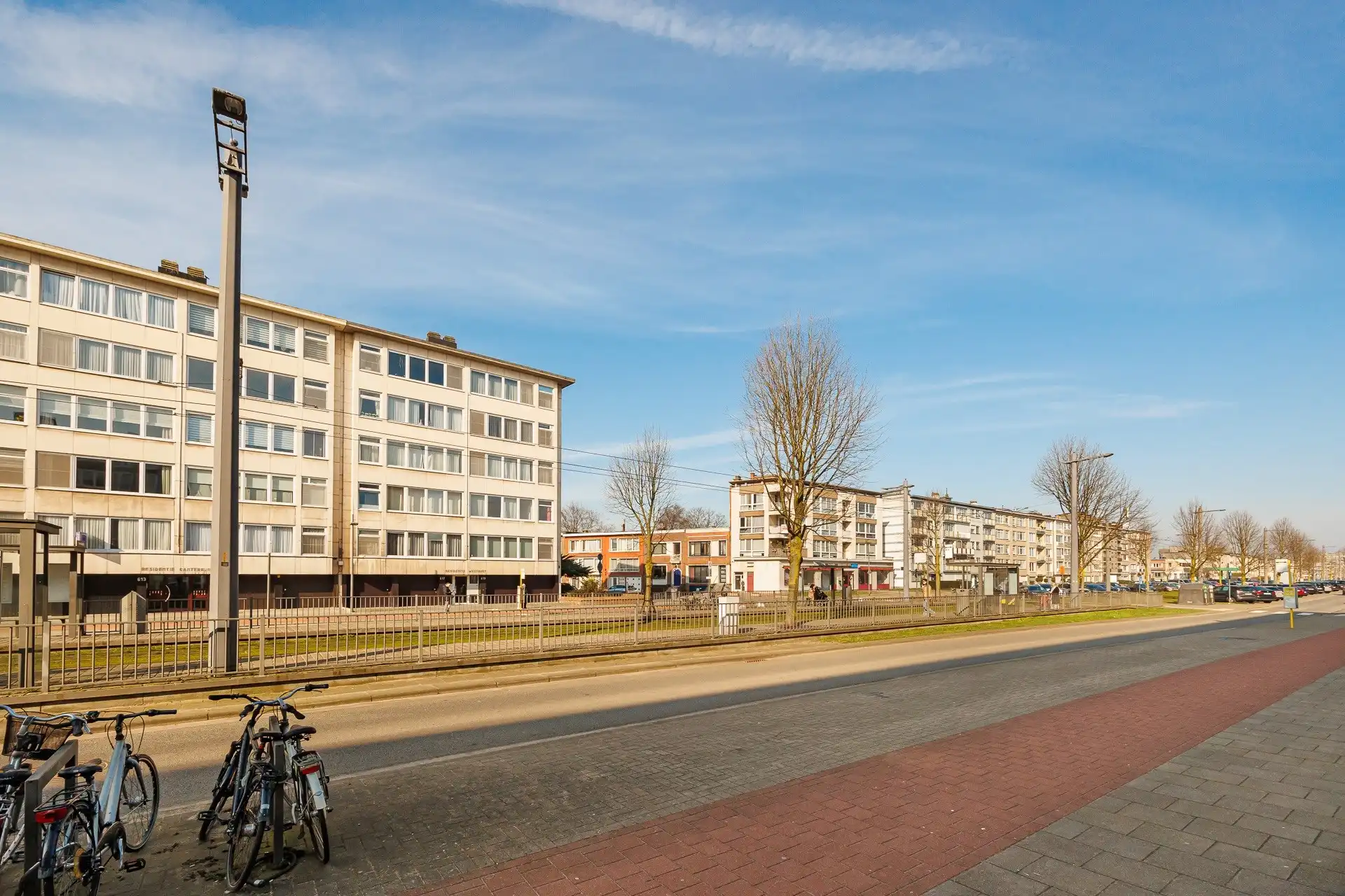 Lichtrijk appartement met garage nabij park Ertbrugge foto 30