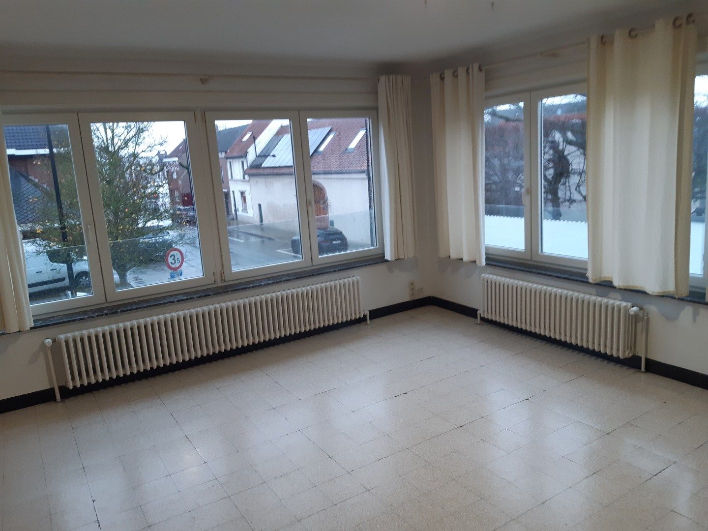 Ruim appartement in centrum Eine. foto 4