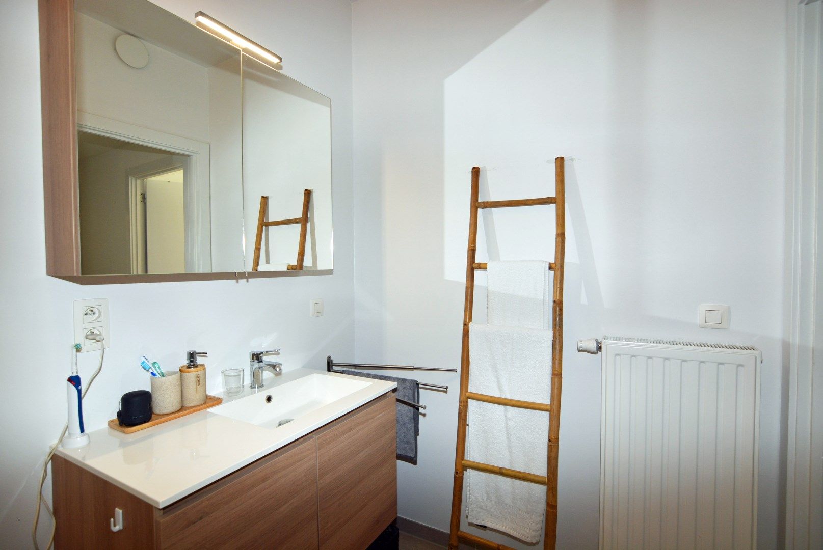 Modern energiezuinig appartement met 2 slpks, terras, autostaanplaats en kelderberging. foto 13