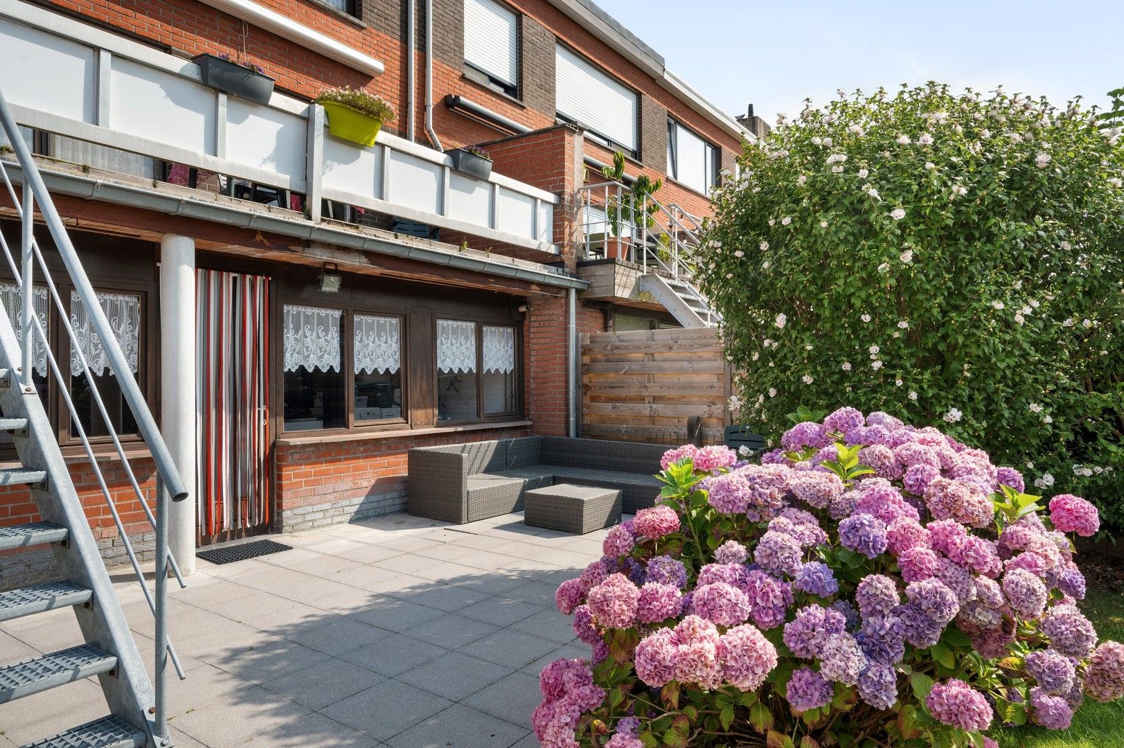 Te renoveren gezellige bel-etage hoekwoning met leuke tuin, 3 slaapkamers en grote garage foto 17