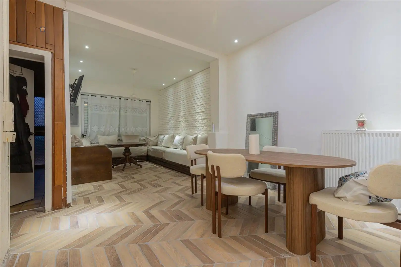 Charmante woning met renovatiepotentieel foto 5