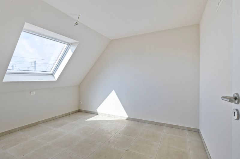 App  (113m2), met terras en overdekte parkeerpl. foto 12