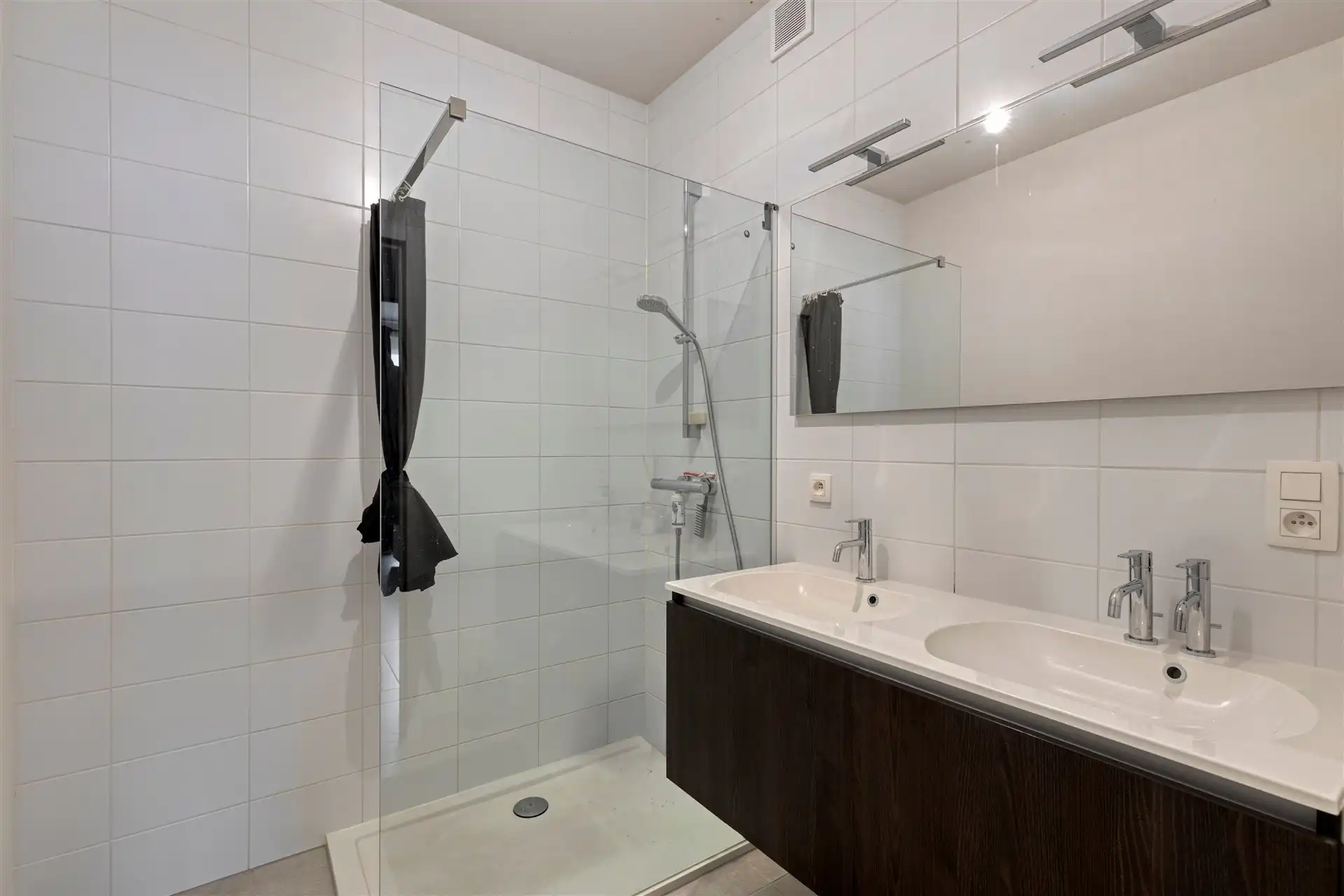 Instapklaar, energiezuinig 2 slaapkamer appartement (83m²) met terras, gem. tuin en autostaanplaats. foto 16