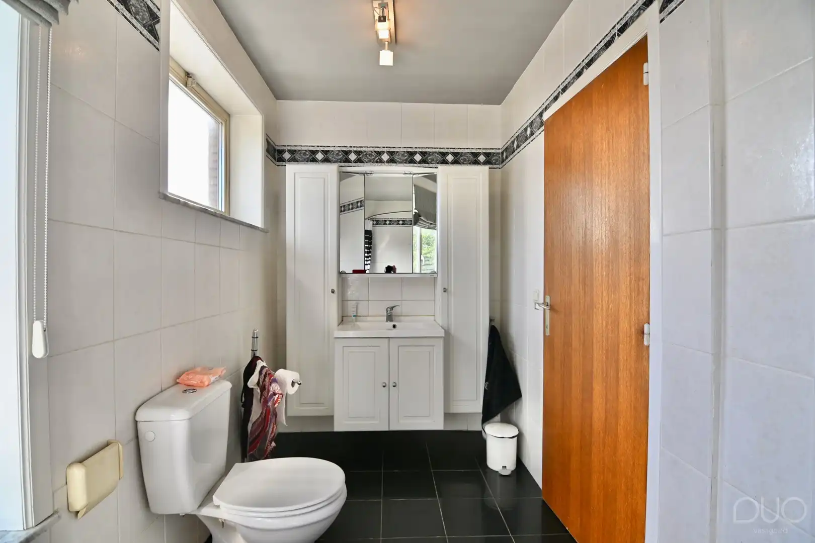 Ruim pand - makkelijk op te delen in 2 appartementen en grote tuin in het centrum van Zepperen foto 18
