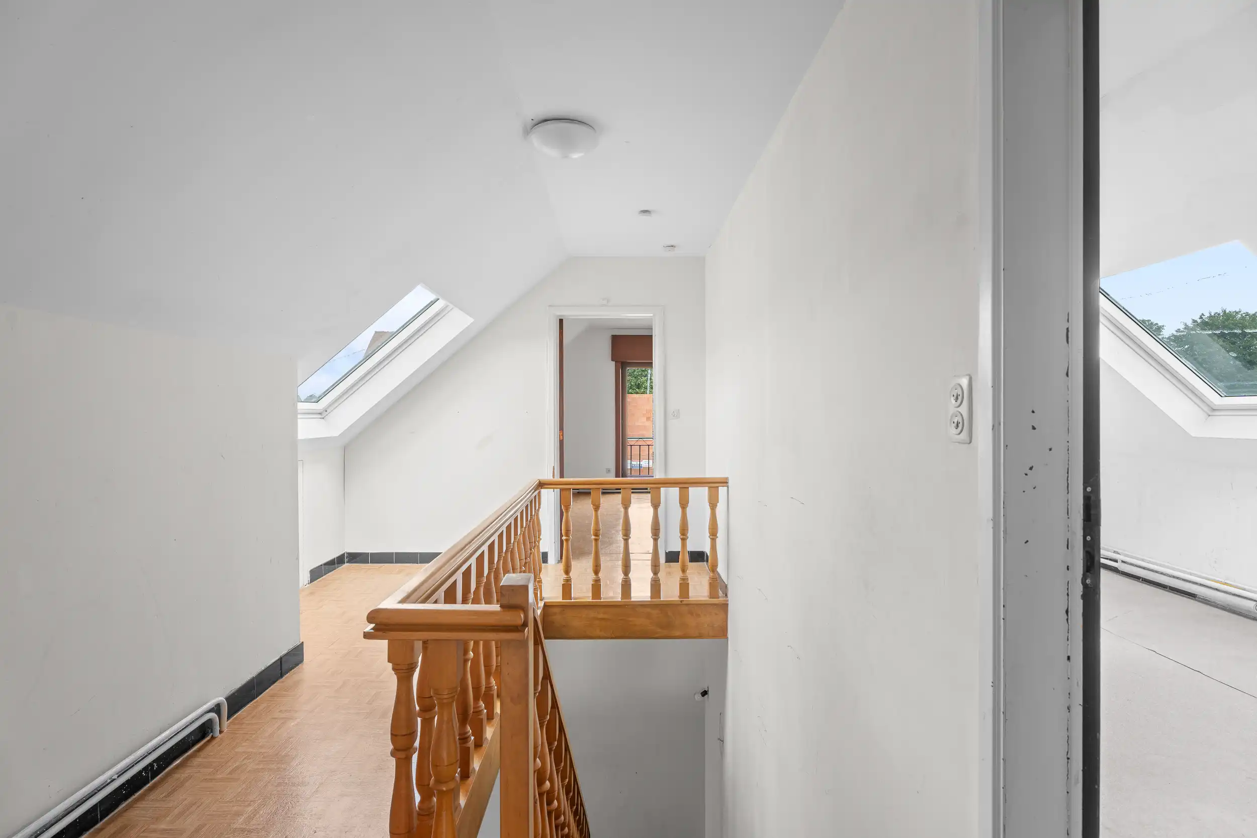 Alleenstaande bungalow met 4 kamers op toplocatie. foto 12