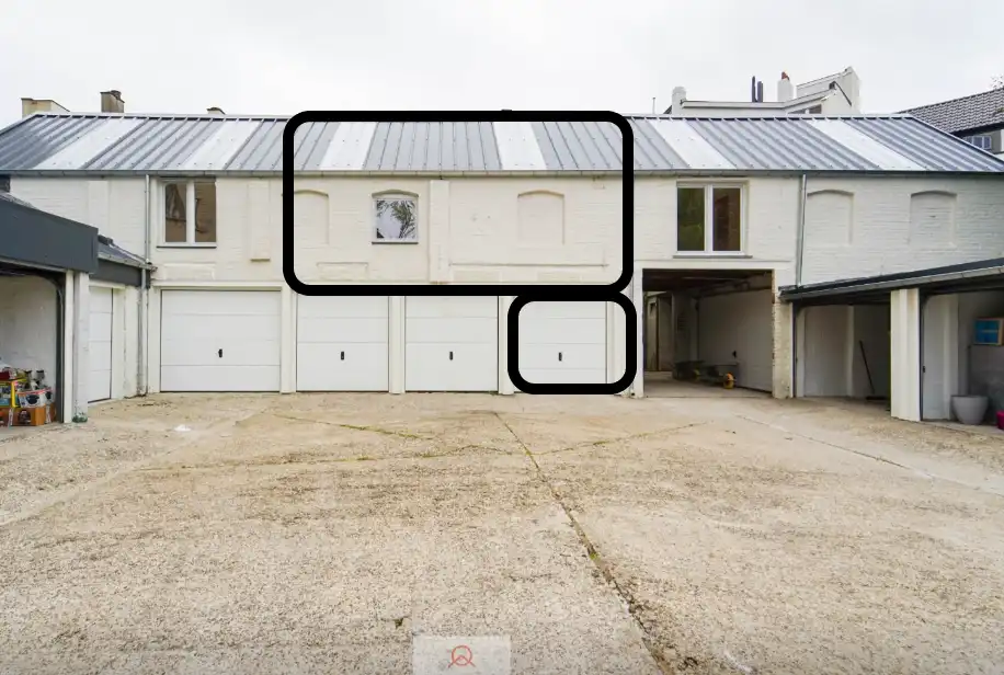 Loods - atelier 55 m² met water- en elektriciteitsaansluiting + garage te huur foto {{pictureIndex}}