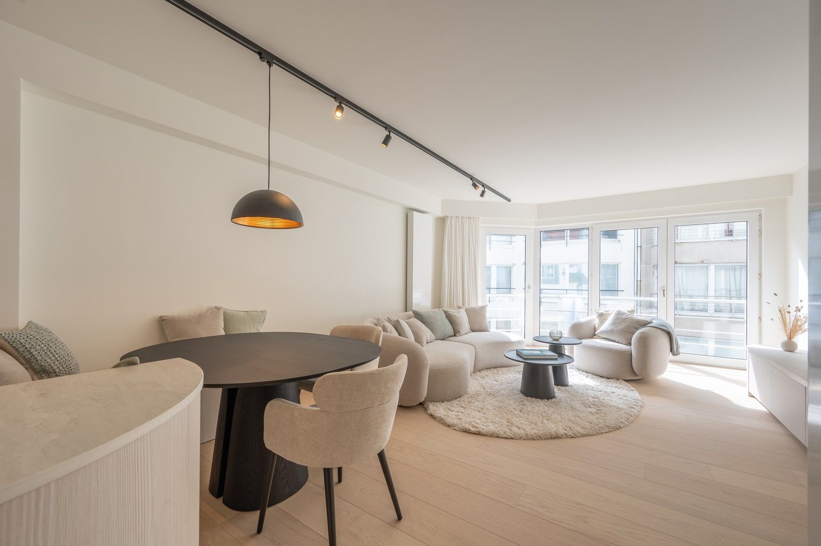 Luxueus appartement met zijdelings zeezicht tussen het Albertplein en het Driehoeksplein. foto 4