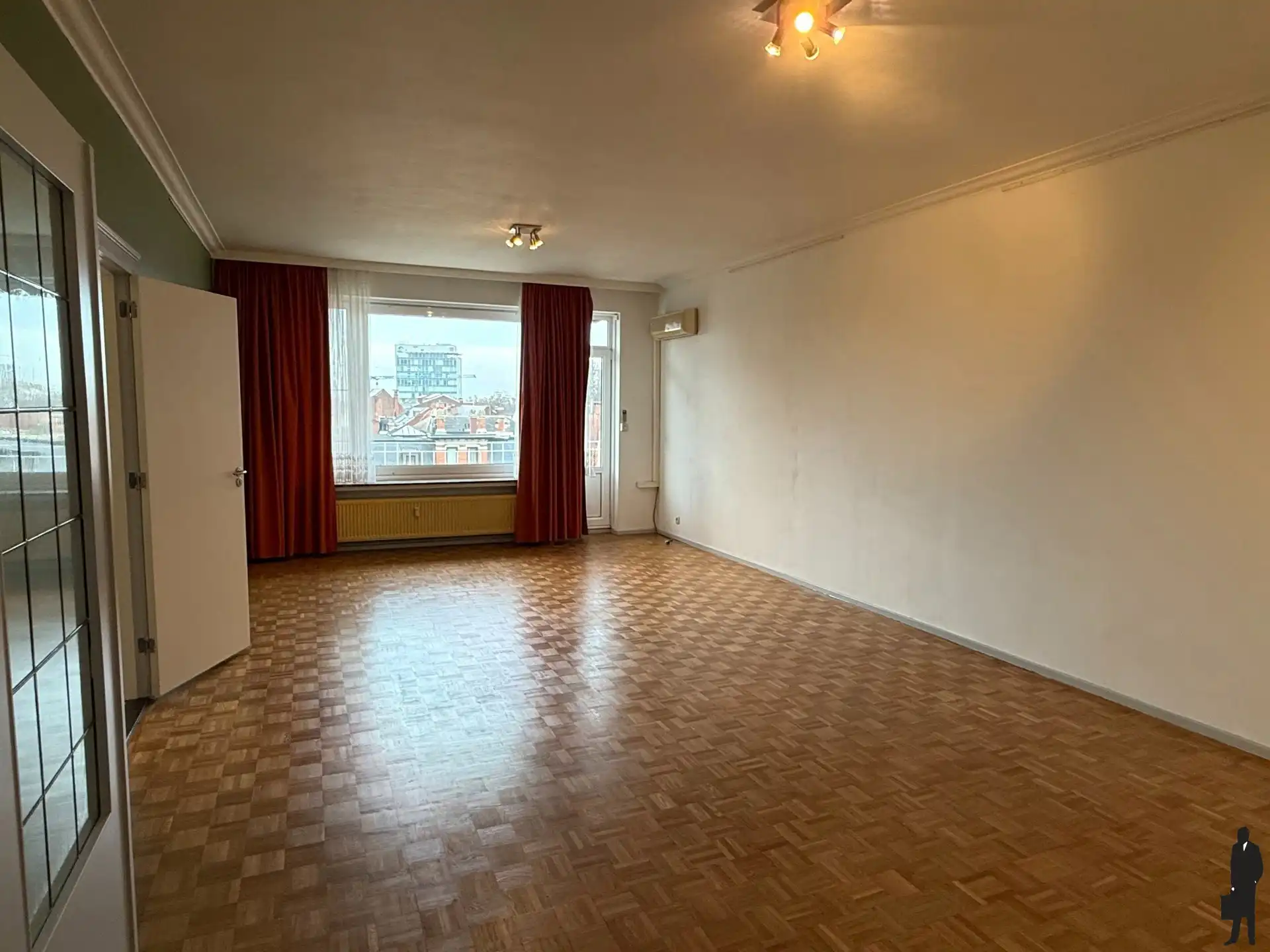 Zeer licht appartement op een absolute toplocatie. foto 3