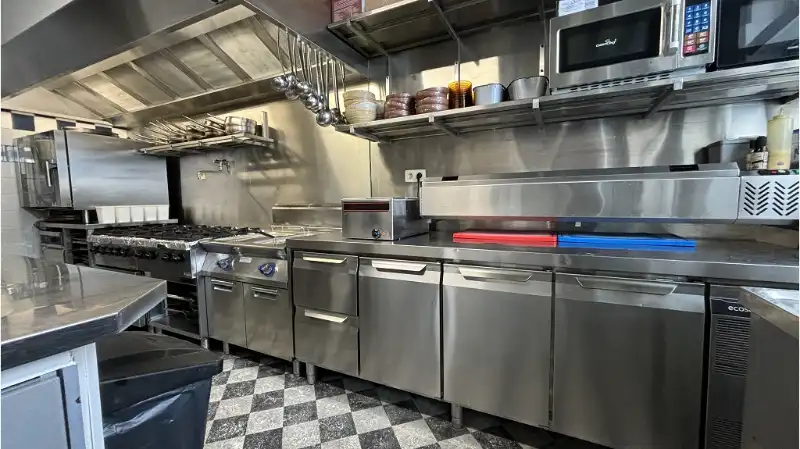 Overname instapklare Bistro - Eethuis met Feestzaal en Terras in Koekelare foto 7