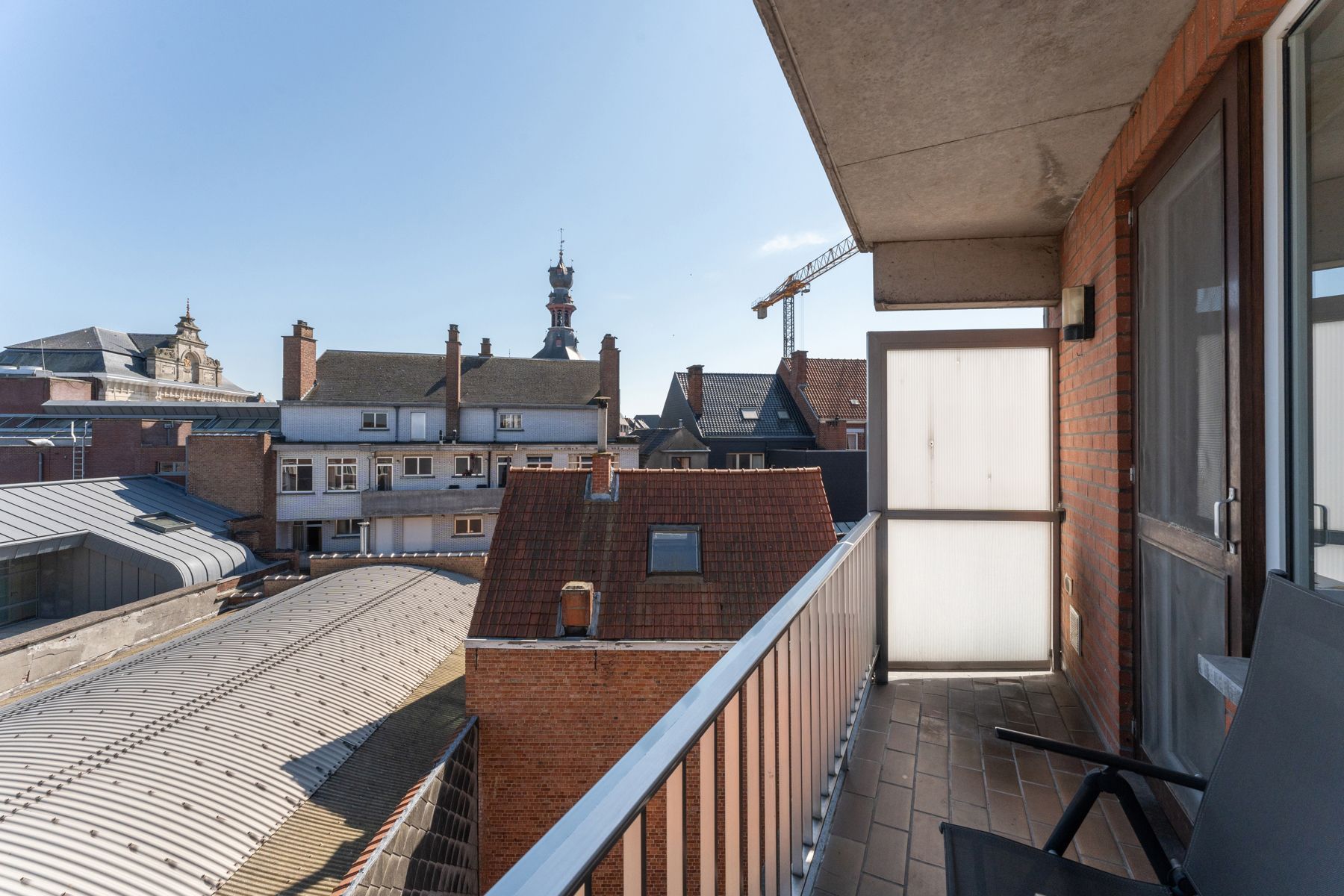 Ruim drieslaapkamerappartement in volle centrum foto 5