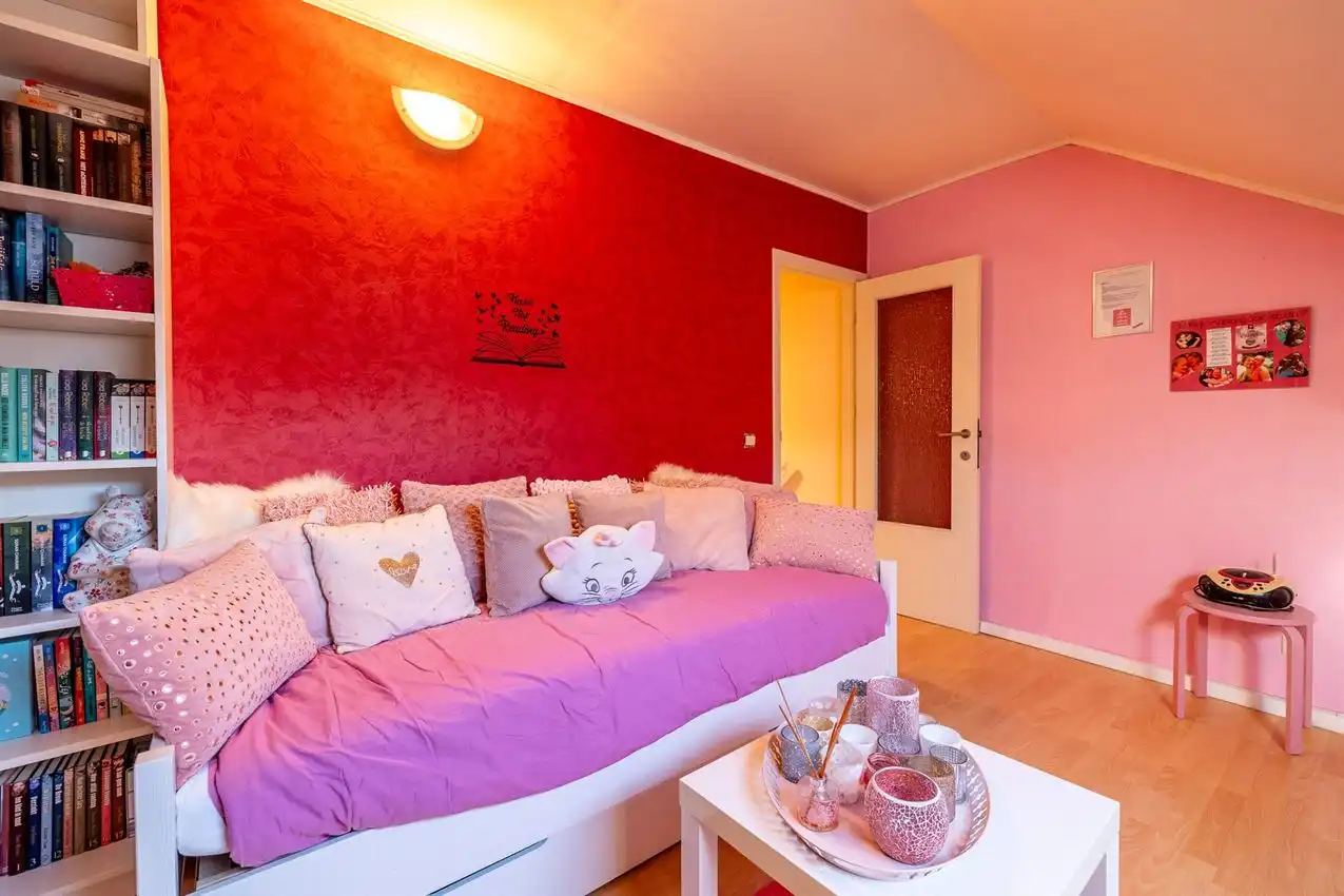 Gerenoveerde bel-etagewoning met 3 slk foto 24