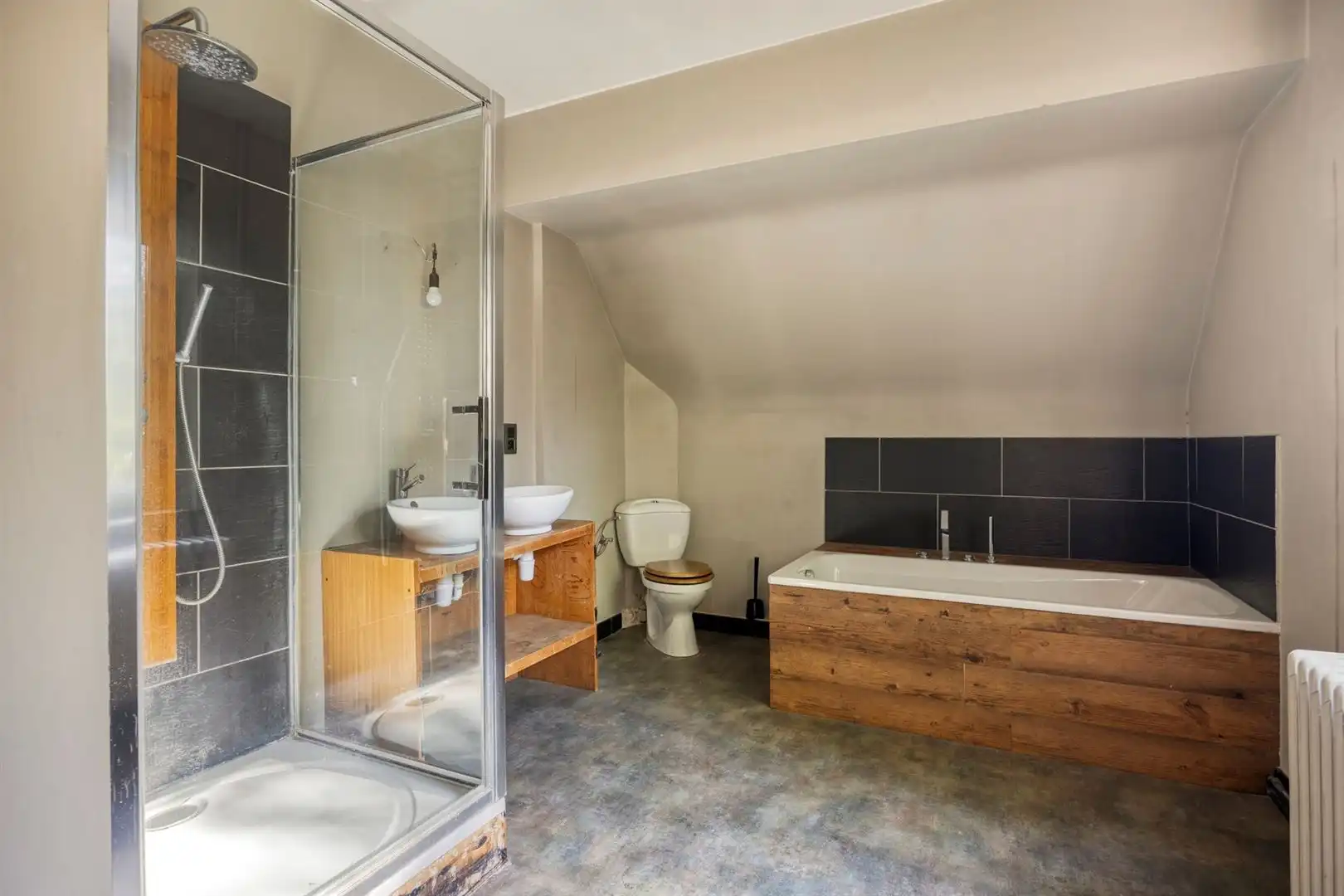 Ruime woning vlakbij het centrum foto 17