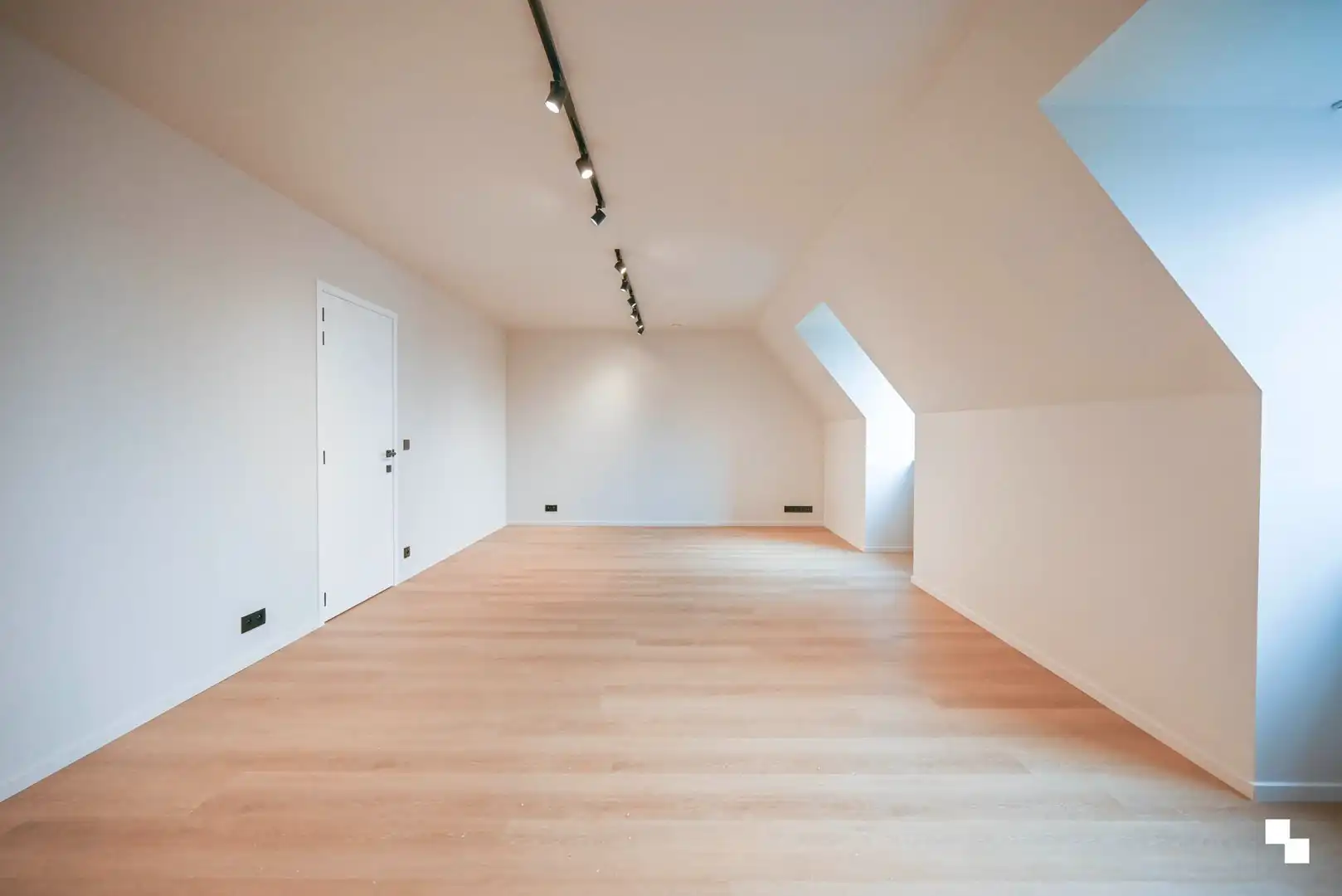 Gemeubelde high-end woning in rustige buurt in Waregem foto 25