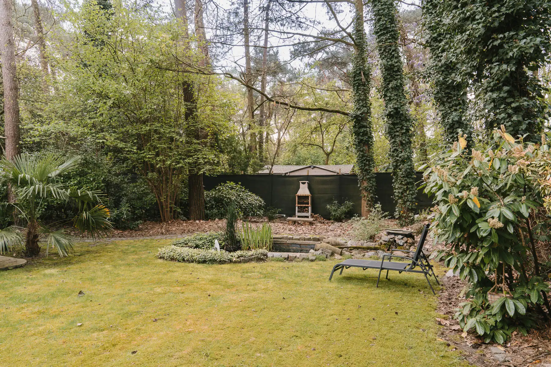 Karaktervolle woning op een uniek perceel in het groen foto 25