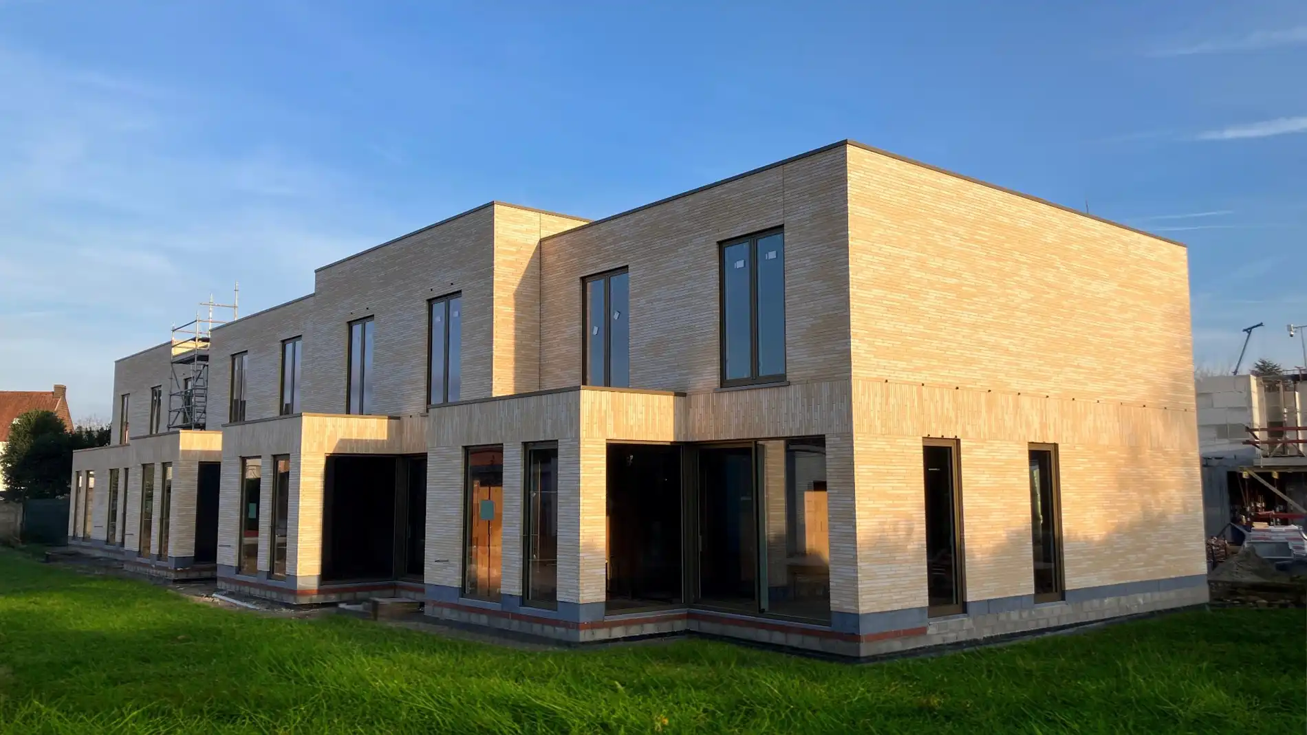 Woningen te koop in hartje Waregem! foto {{pictureIndex}}