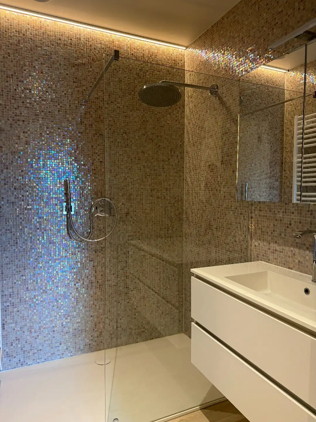 Exclusief penthouse met terrassen, carport en garage foto 14