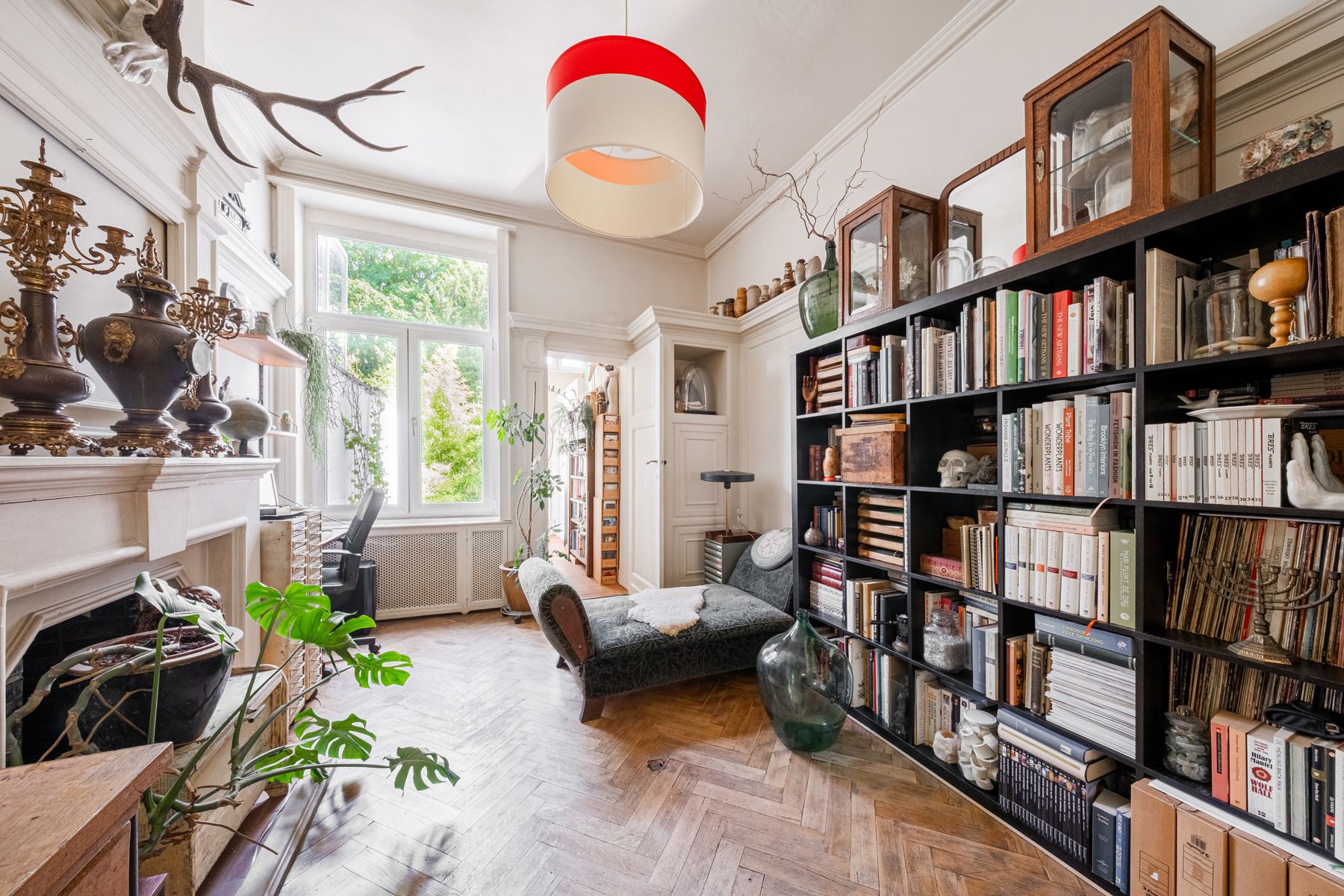 Wonen in een stuk geschiedenis met prachtige stadsoase foto 9