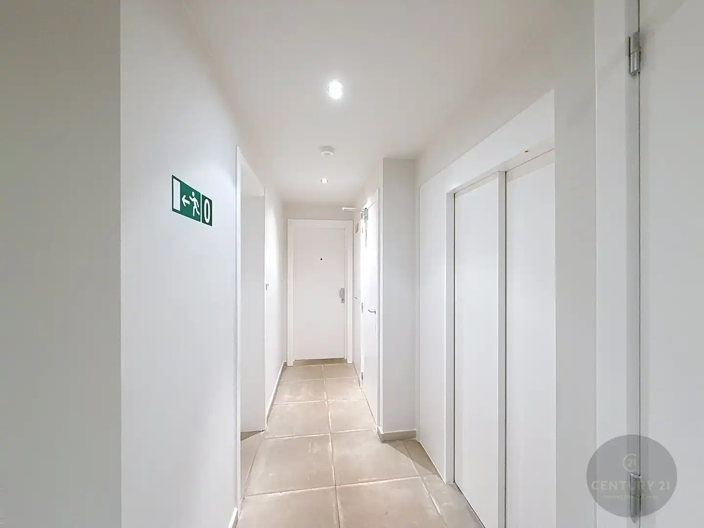 2 slaapkamer appartement met koer en garagestaanplaats foto 12