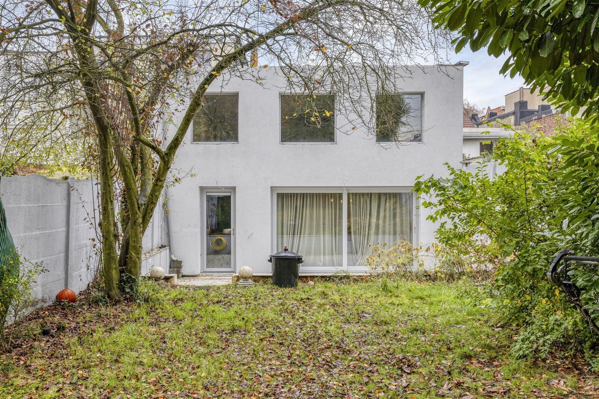 Gerenoveerd handelshuis met 4 tot 6 slaapkamers en zonnige tuin. foto 19