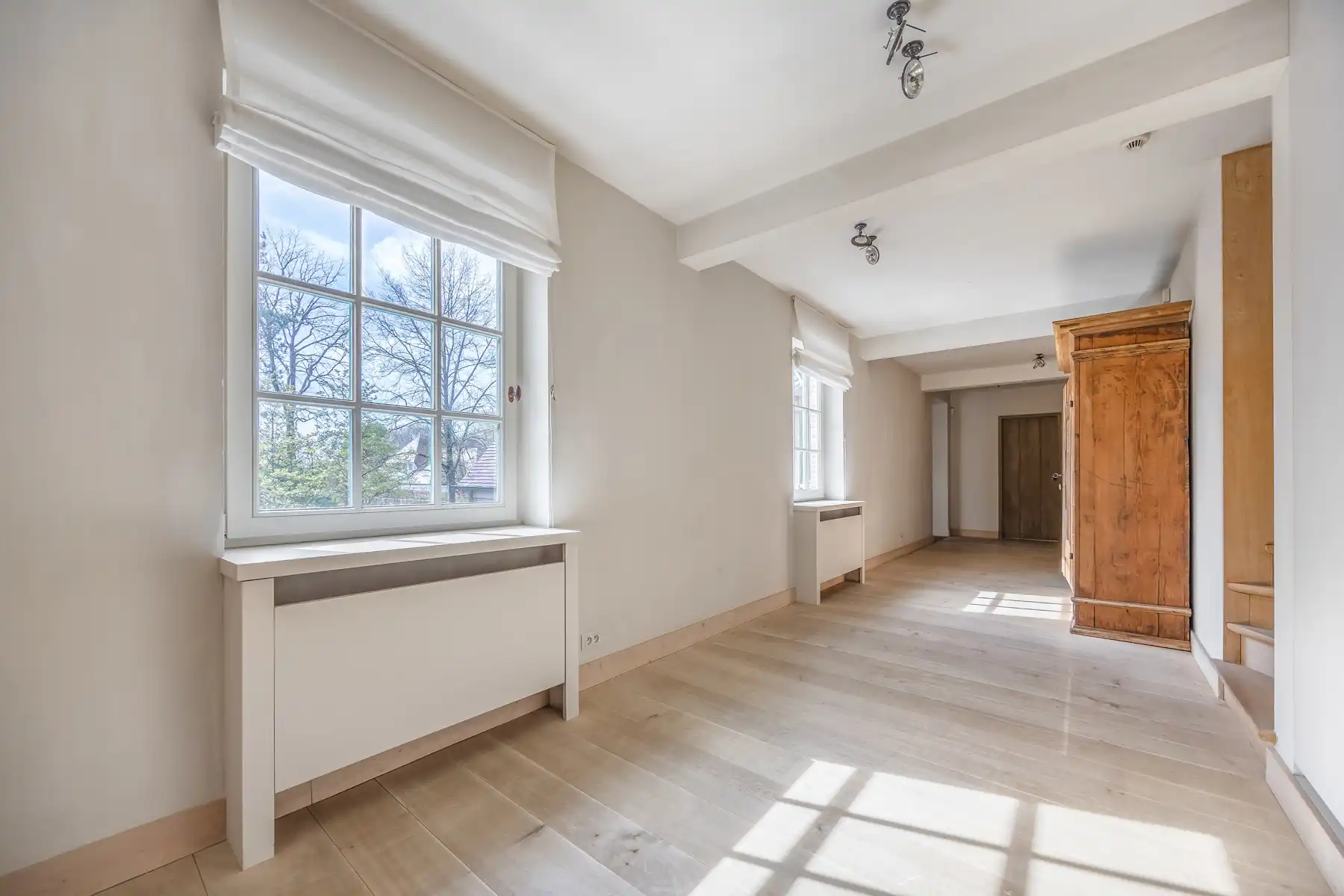 Schitterend domein van 7,7 ha met prachtige villa, zwembad, guesthouse, ruime schuur en uitgebreide paardenfaciliteiten. foto 16