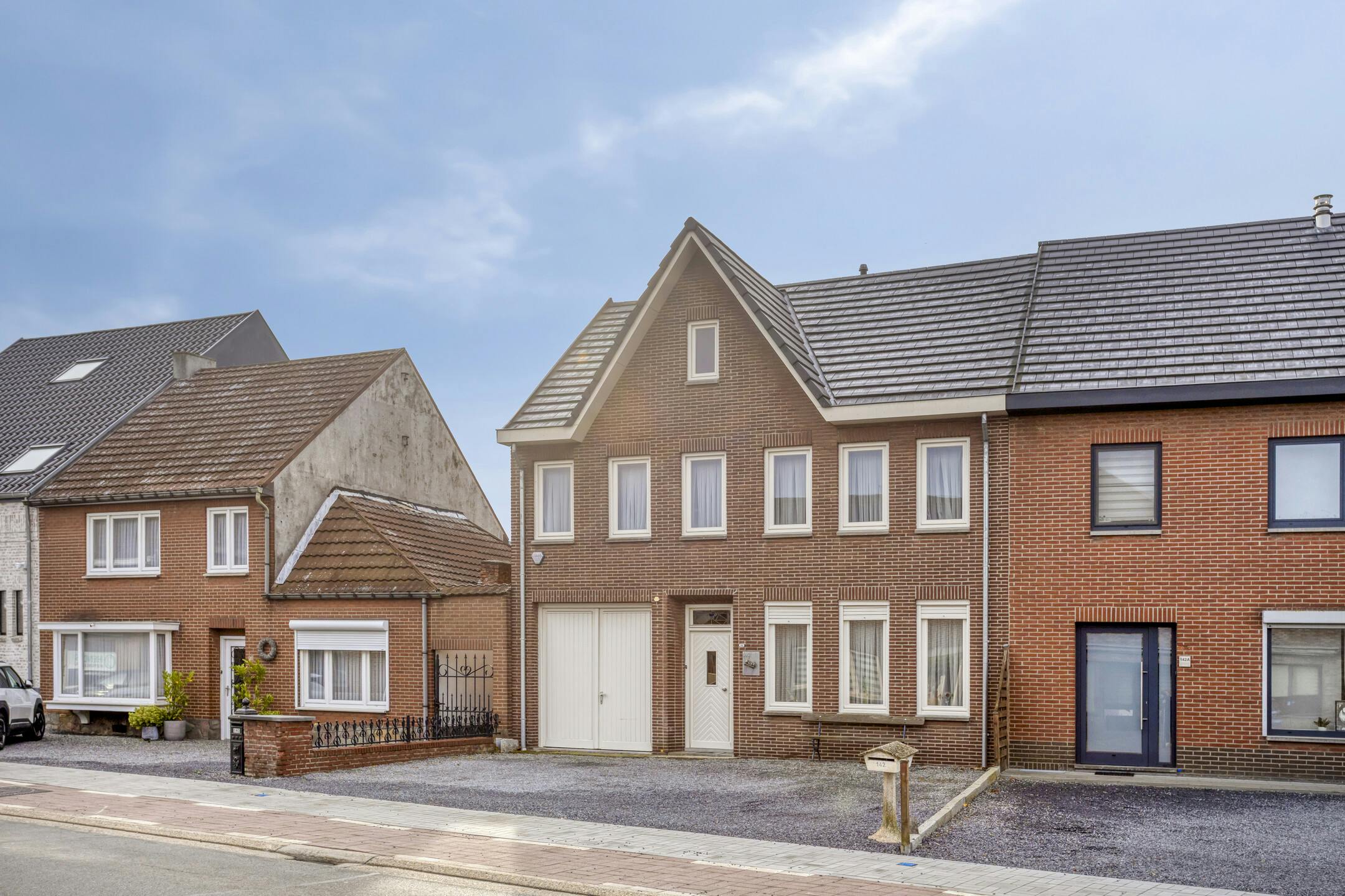 Riante, goed onderhouden woning te koop op verbindingsweg in Dilsen foto 23