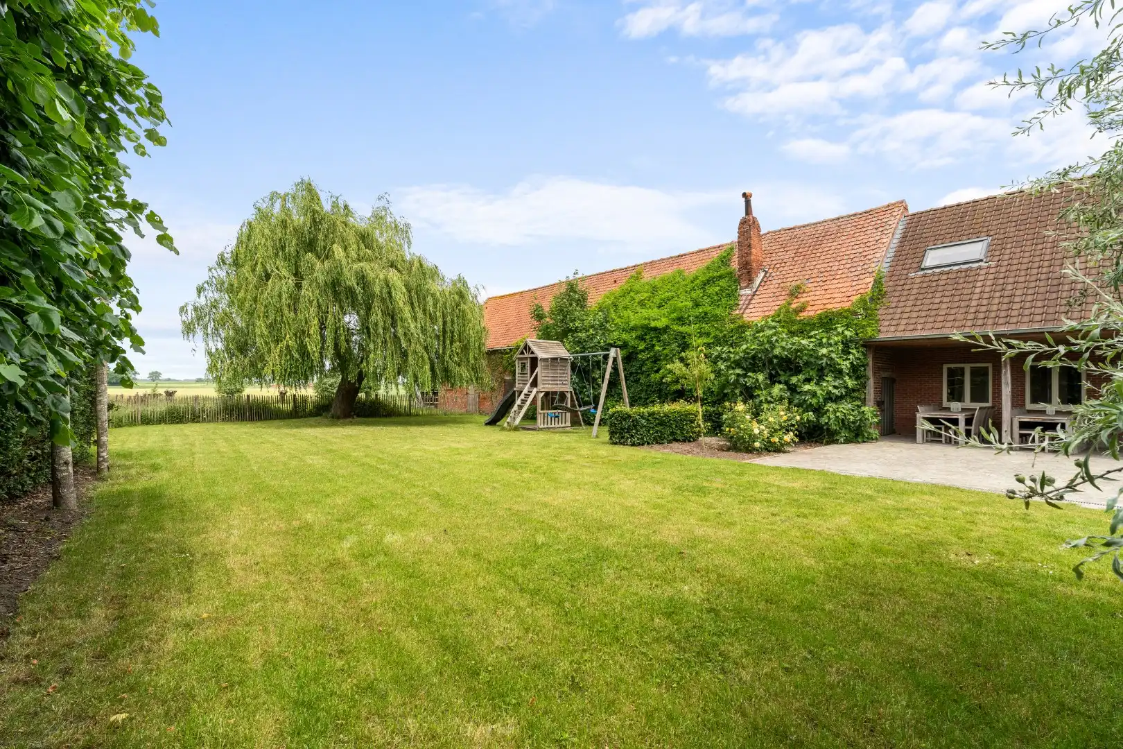 Karaktervolle hoeve met schuur in Oostveld foto 3