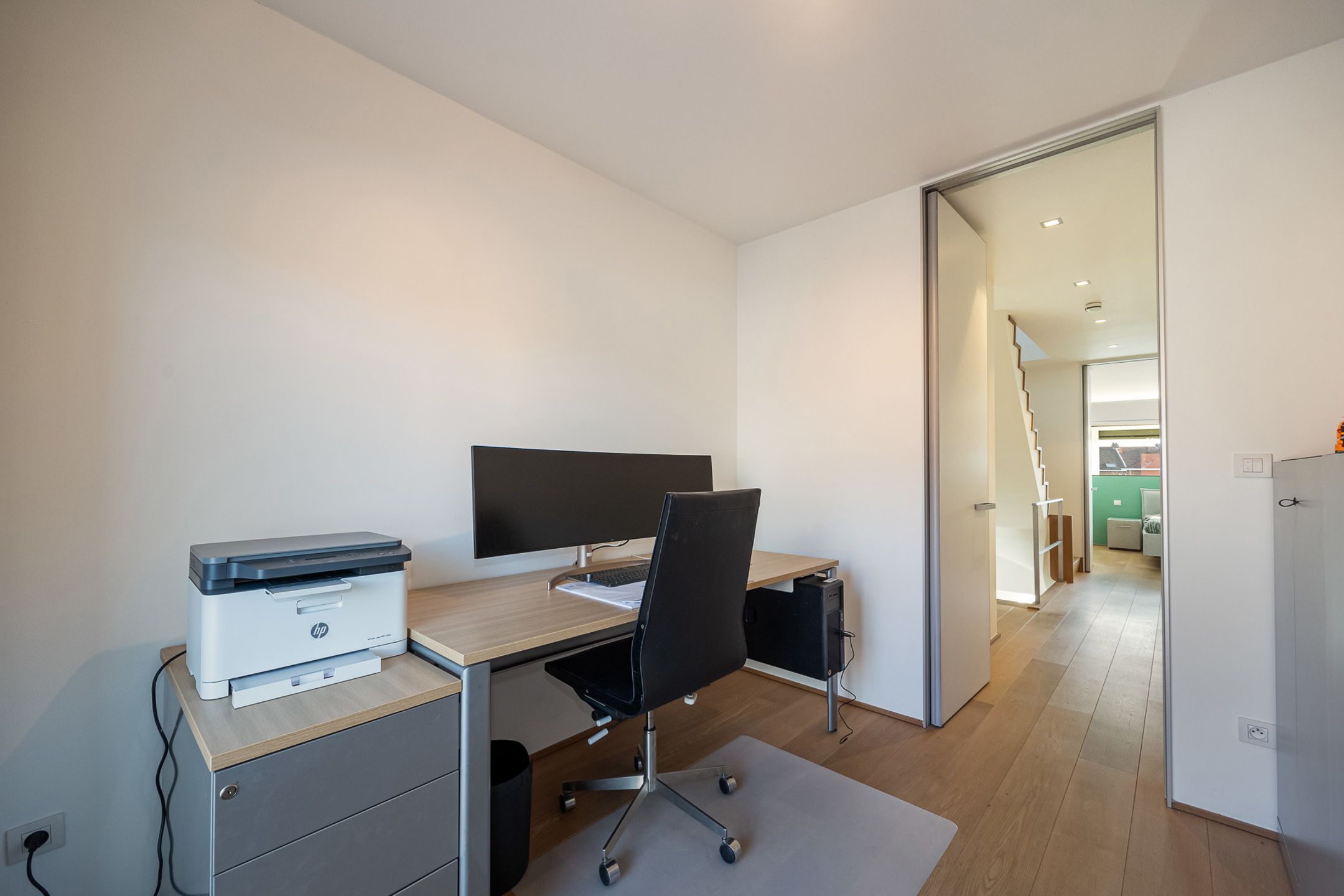 Moderne HOB met 4 slpks + kantoren en magazijnruimte  foto 26