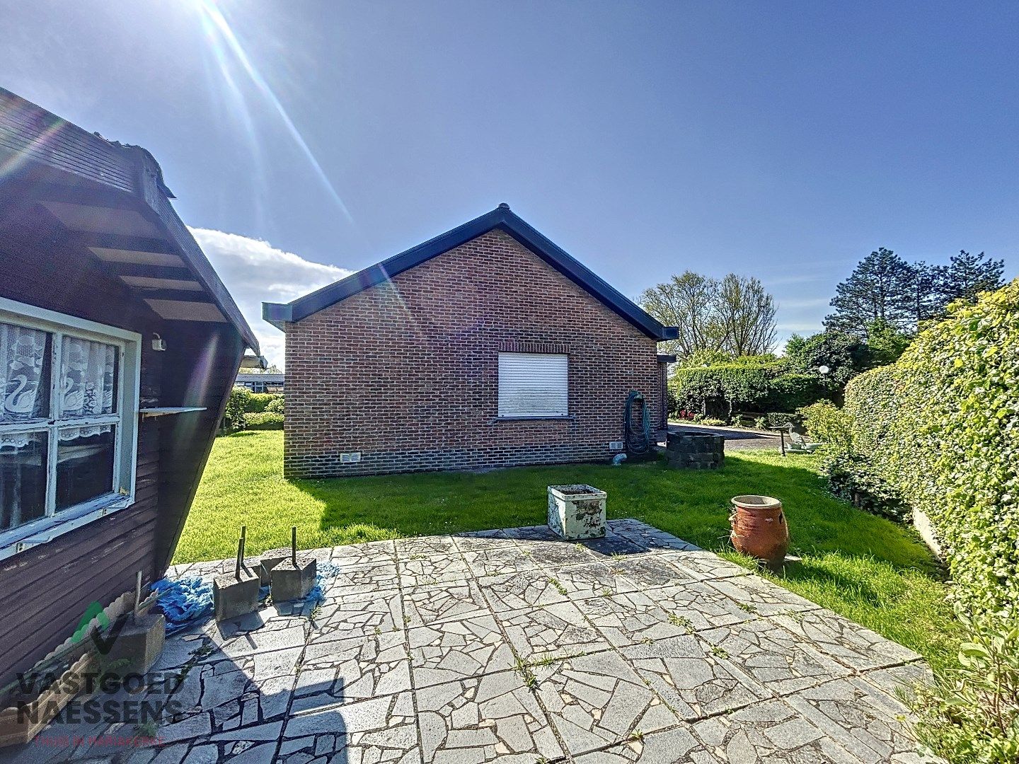 Instapklare en vrijstaande woning met inpandige garage en zonnige tuin.  foto 26