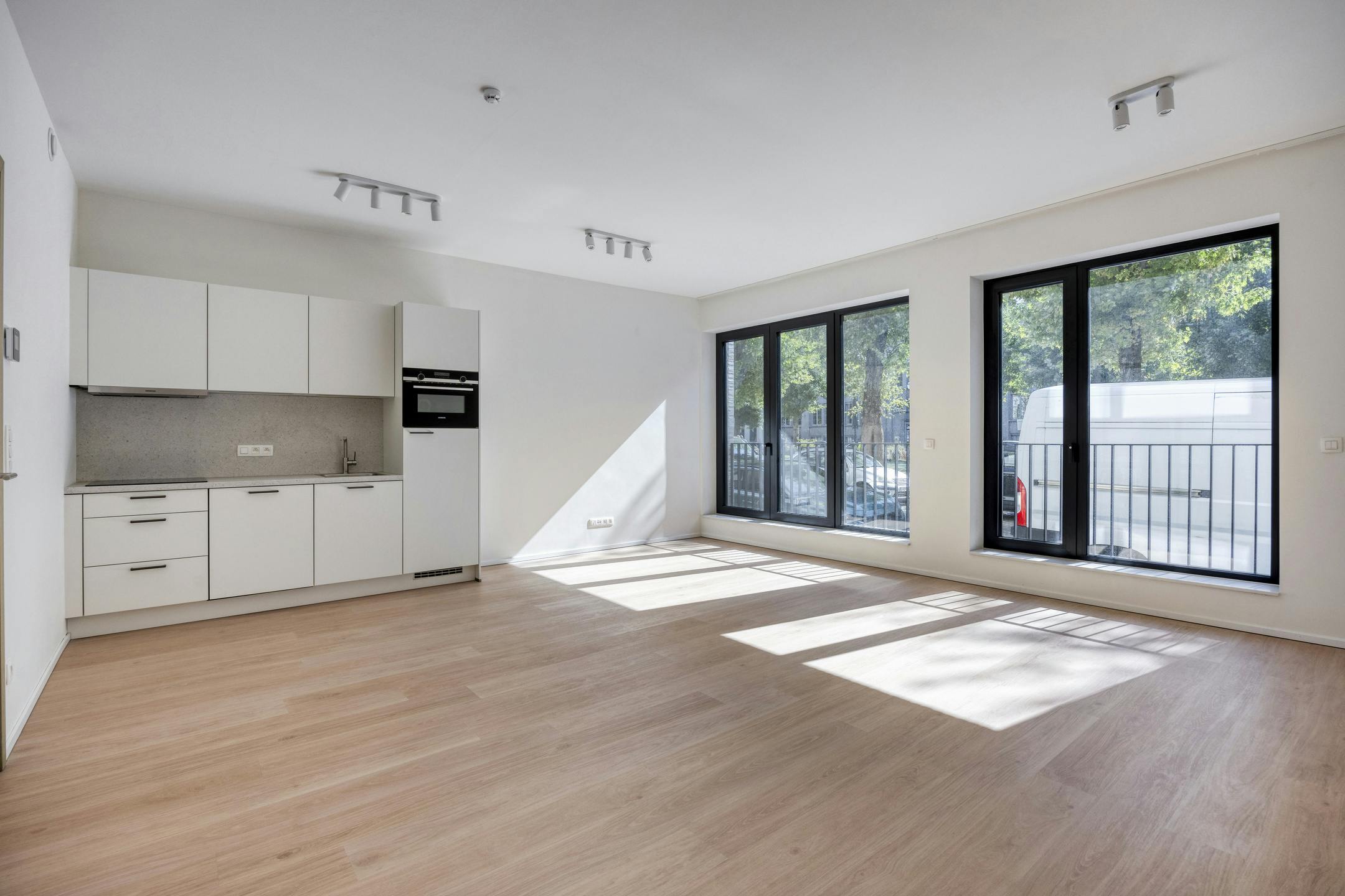 UniQ - 6% BTW - Opendeur 18/10! foto {{pictureIndex}}