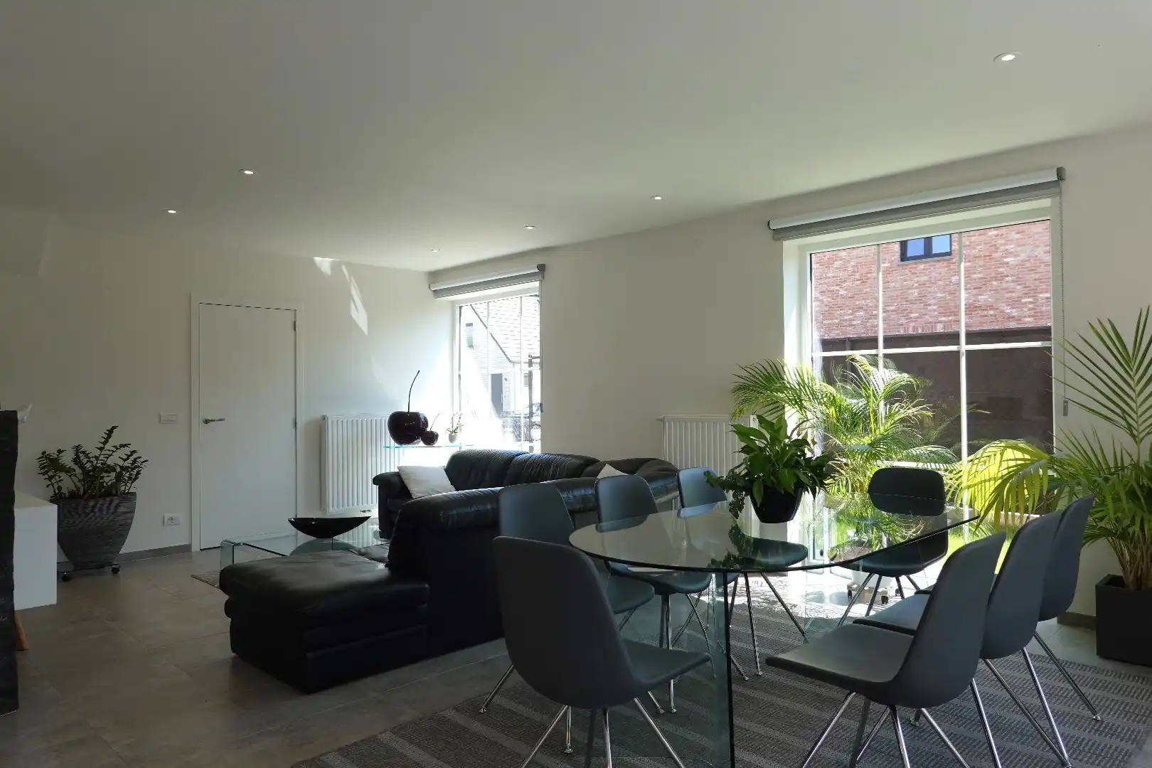 Prachtige halfopen nieuwbouwwoning met inpandige garage en zuidgerichte tuin foto 5