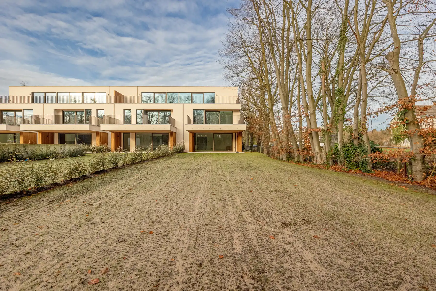 Prestigieus nieuwbouwappartement met ruime tuin en terras. foto 14