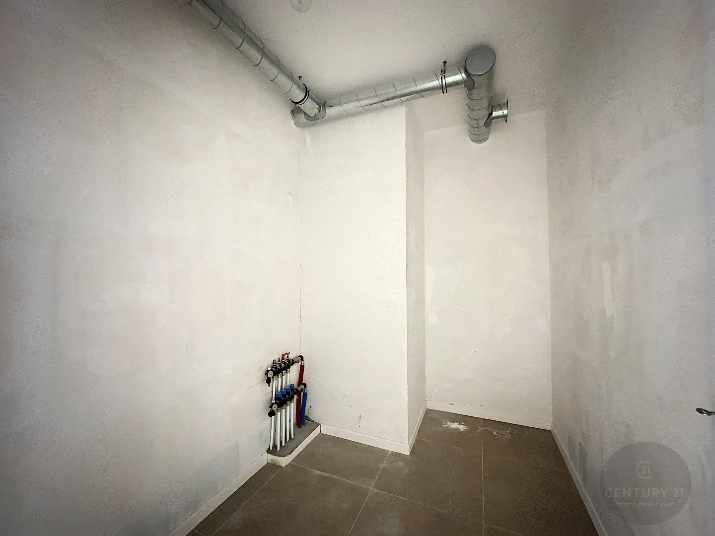 NIEUW en ZEER RUIM gelijkvloersappartement foto 9