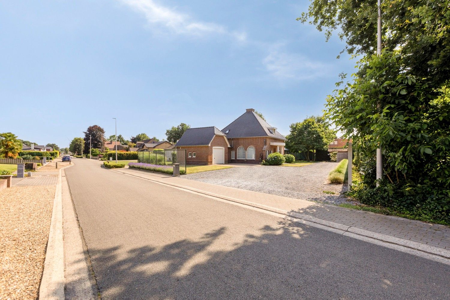 Charmante gezinswoning met drie slaapkamers en prachtige tuin in Dilsen-Stokkem foto 4