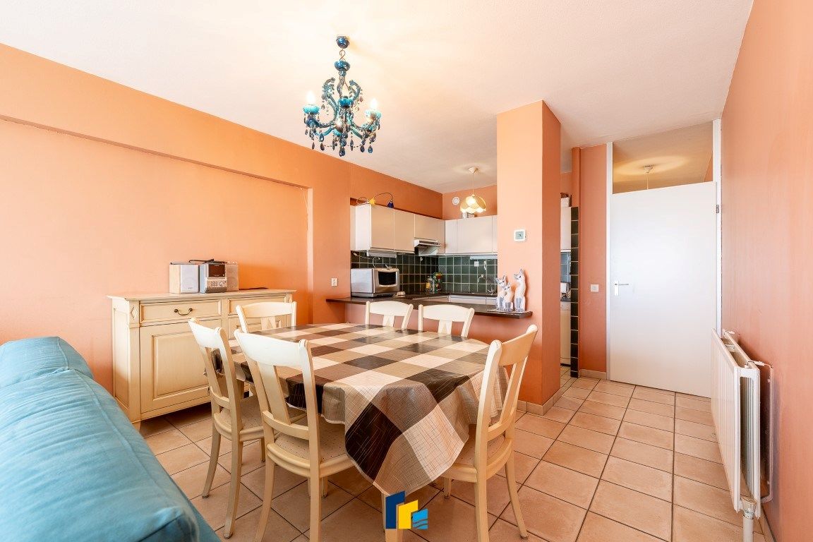 Charmant en ruim appartement met panoramisch zeezicht foto 3