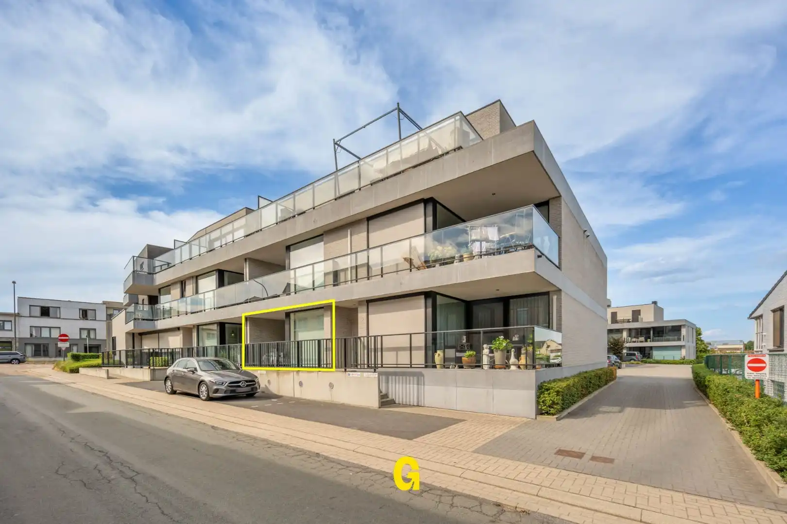 Knap ingericht gelijkvloersappartement met kelder en standplaats vlak bij het centrum foto 30