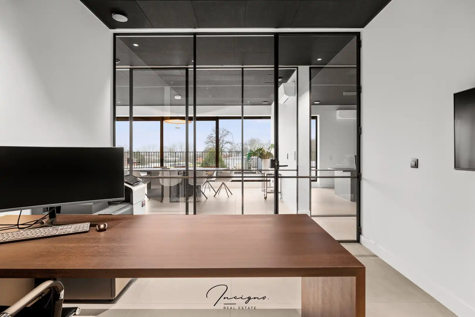 Kantoorgebouw foto 2