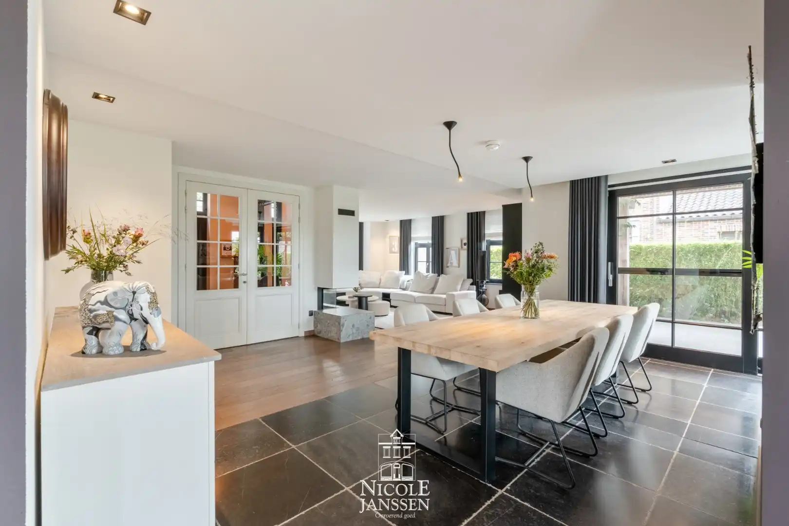 Luxueus afgewerkt landhuis met vier slaapkamers en gezellige tuin  foto 7