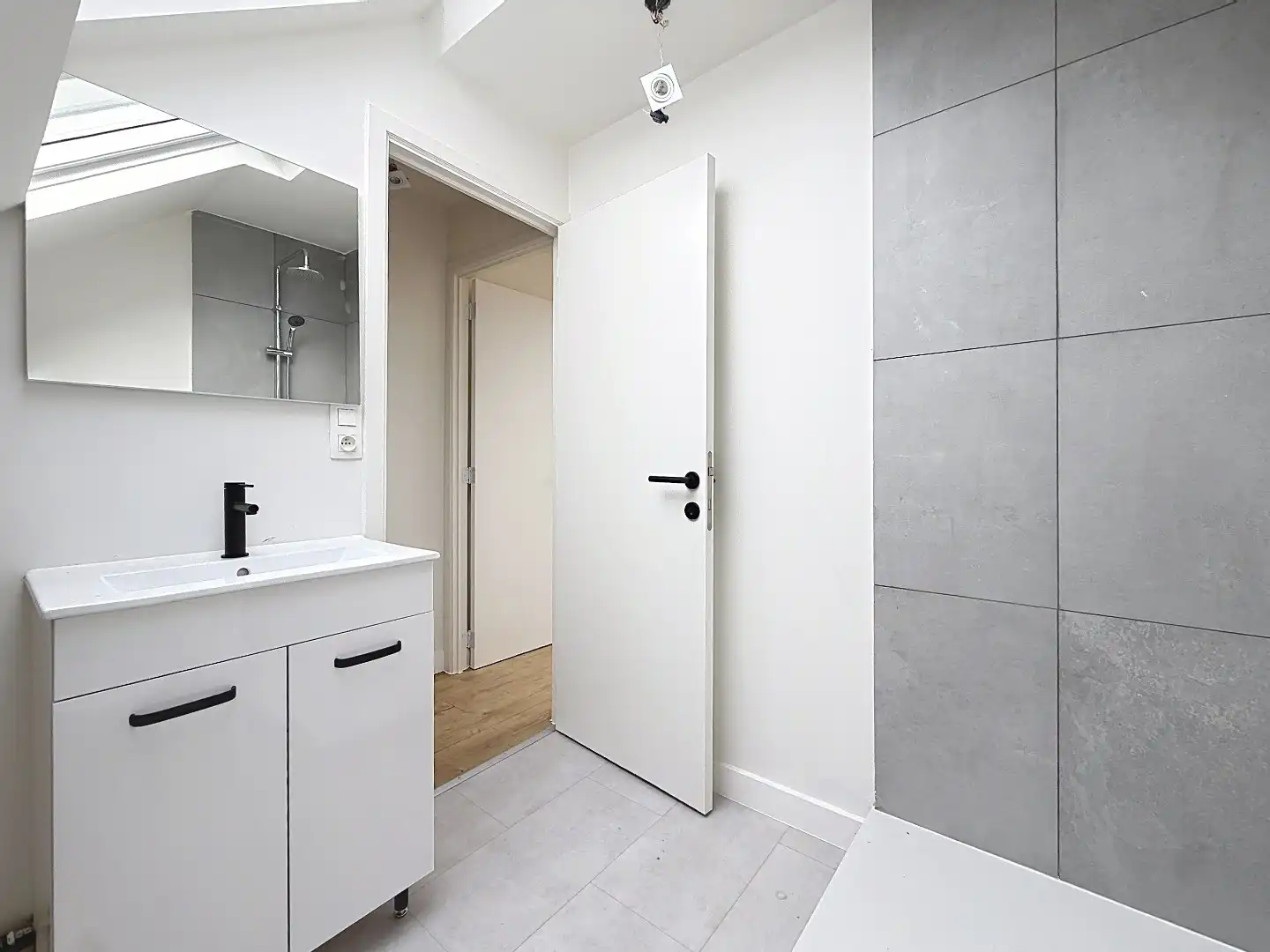 Interessante investeringsopportuniteit – 2 gerenoveerde appartementen! foto 23