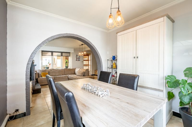 Halfopen woning met 3 slpks en garage foto 4
