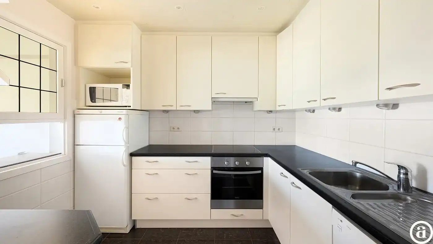 Ongemeubeld 3 slaapkamerappartement op het Rubensplein foto 4