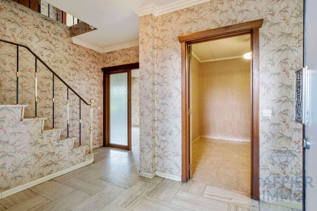 Ruime gezinswoning met zonnige tuin en 5 slaapkamers in hartje Izegem foto 10