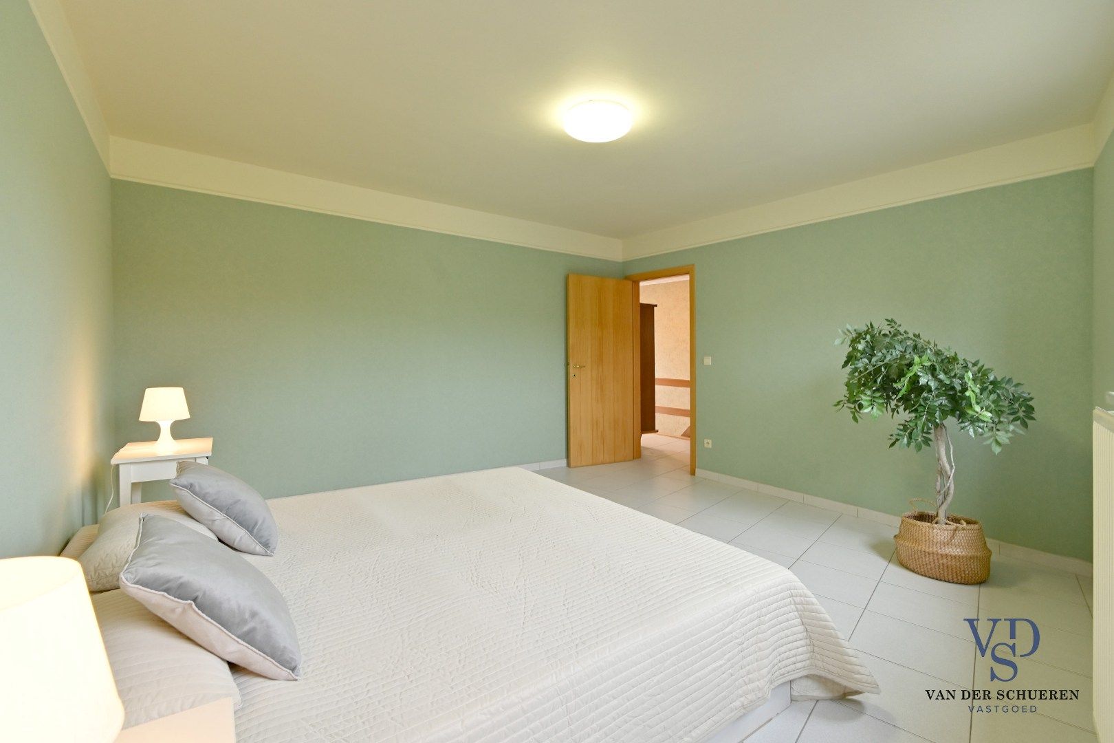 Tijdloos en ruim (> 300 m²) wonen. foto 19