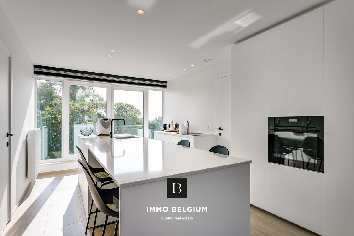 Modern appartement met 3 slaapkamers, dakterras en garage foto 8
