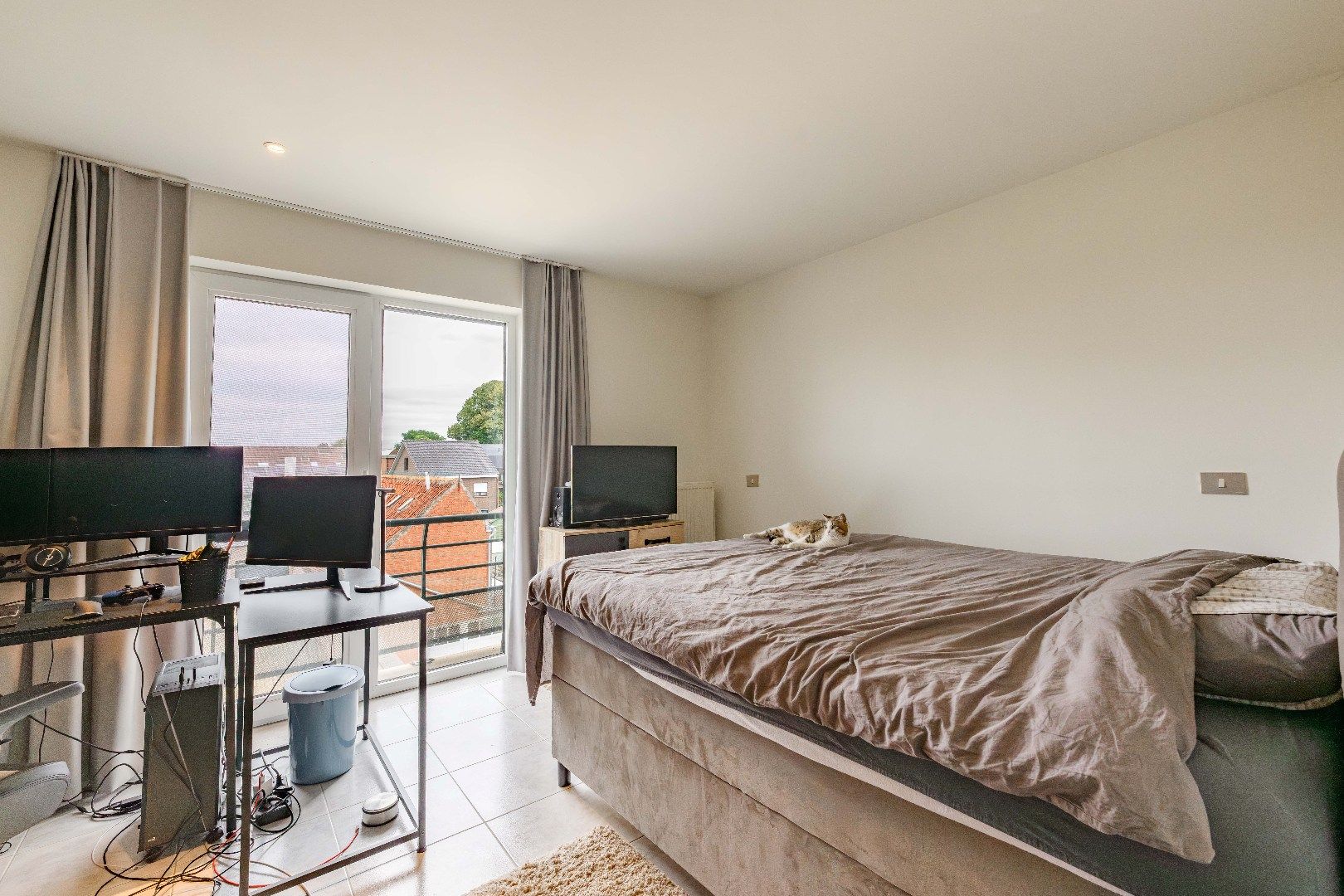 INSTAPKLAAR APPARTEMENT OP TOPLOCATIE MET GARAGE!!! foto 8